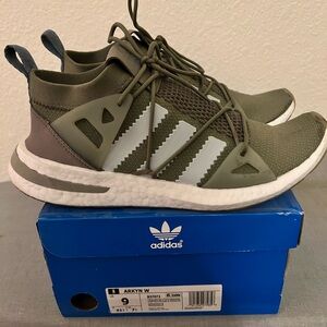 Adidas Arkyn Olive and White Sneakers